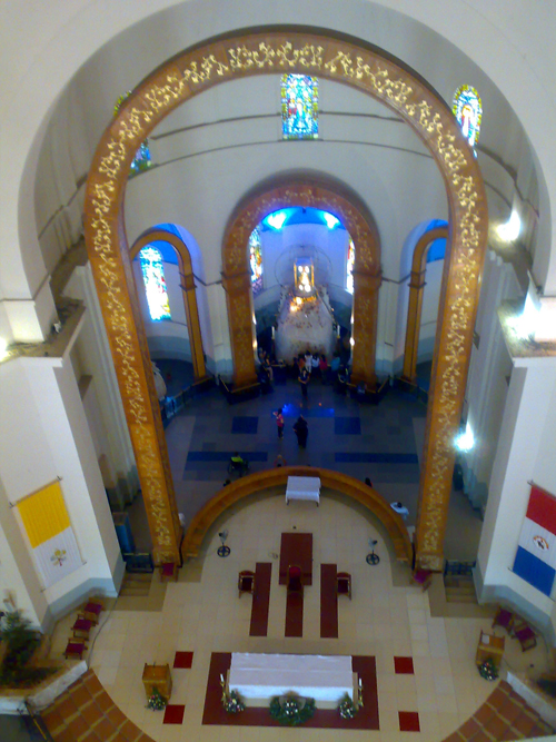 IMÁGENES DEL SANTUARIO DE LA VIRGEN DE CAACUPÉ (FOTOGRAFÍAS DEL PORTALGUARANI.COM)